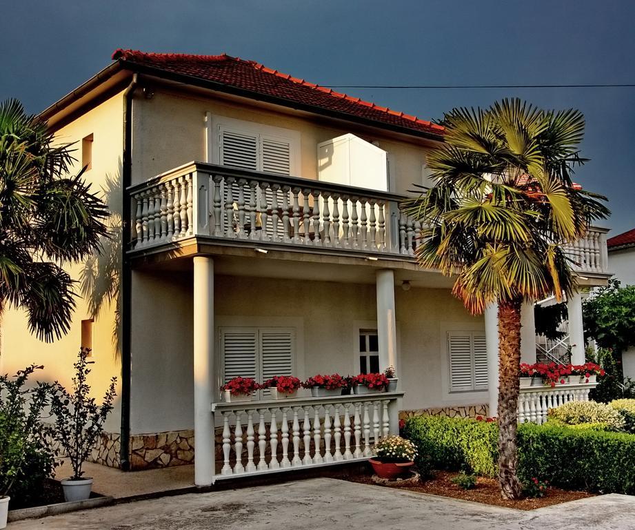 Guest House Micin Vodice Exteriör bild